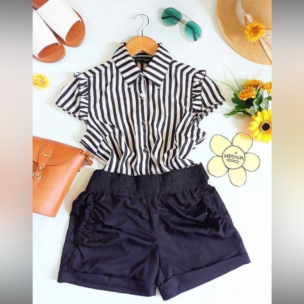 Romper black white stripe short elastic ruffle sleeveless pockets button X-large